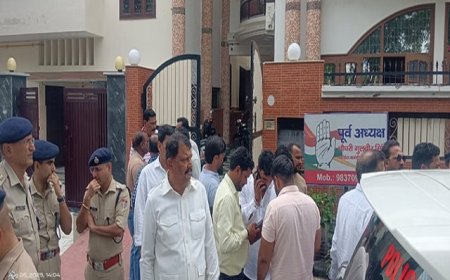 हरिद्वार में दिनदहाड़े डकैती: पूर्व कांग्रेस अध्यक्ष के घर हड़कंप, बेटी को बंधक बनाया गया