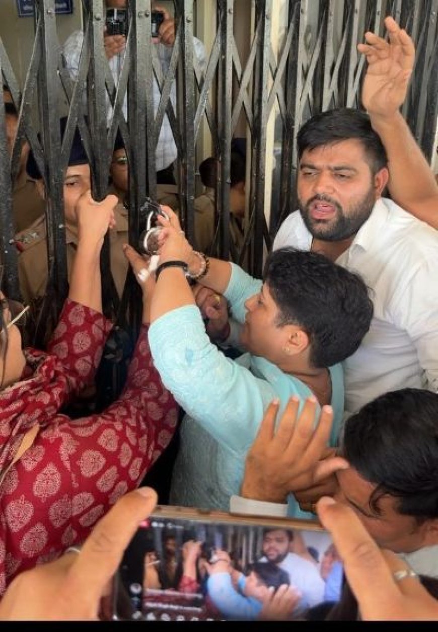 महिला कांग्रेस का ज्ञापन: उत्तराखंड में सड़कों और सीवर की समस्याओं पर प्रशासन को चेतावनी