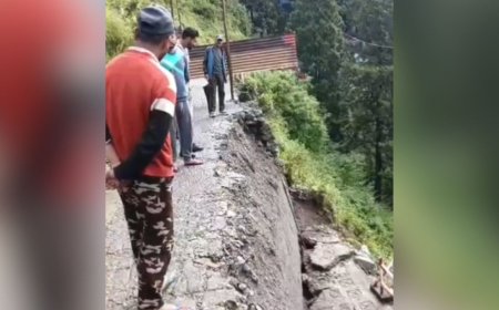 नैनीताल में मूसलधार बारिश का कहर: स्कूल और आंगनबाड़ी केंद्र बंद, जनजीवन प्रभावित