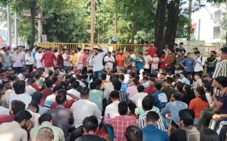 हल्द्वानी में पेपर लीक के खिलाफ आमरण अनशन, क्या युवा आंदोलन बनेगा उत्तराखंड की पहचान?