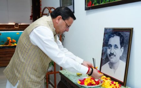 मुख्यमंत्री धामी ने पंडित दीनदयाल उपाध्याय की जयंती पर किया माल्यार्पण