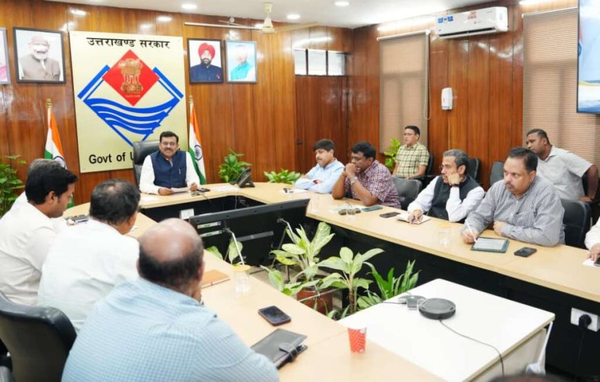 देहरादून: राज्य सरकार और रेलवे के बीच महत्वपूर्ण मुद्दों पर चर्चा