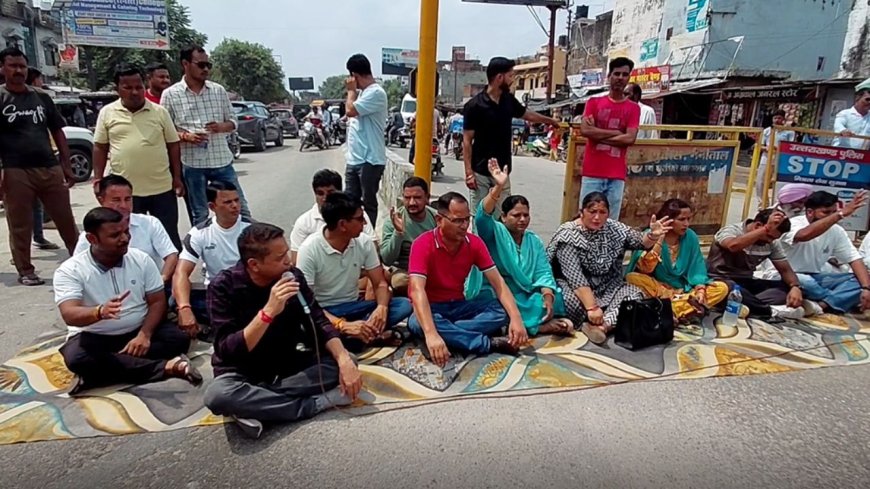पीरूमदारा NH-309 पर सुरक्षा से संबंधित चिंताएं: स्थानीय नेताओं का प्रशासन से कार्रवाई की मांग