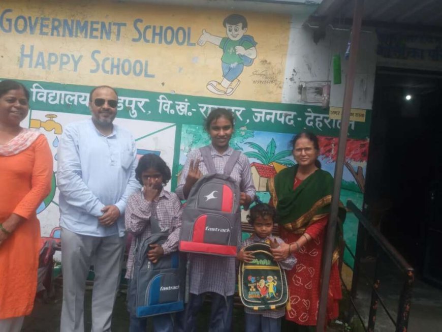 देहरादून: काजल, रागनी और प्रीति के चेहरे बने स्कूल ड्रेस में खिलते सितारे