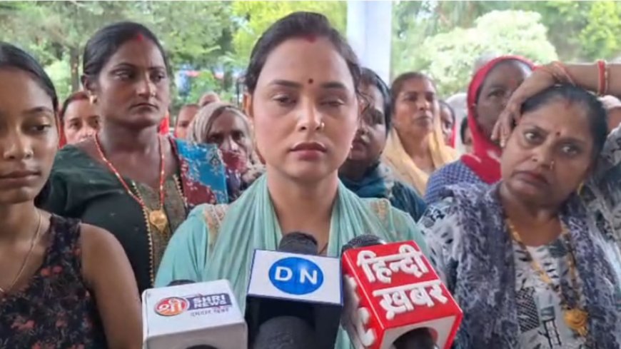 विकास नगर में महिलाओं का प्रदर्शन: क्या पुलिस गुंडों का सहारा ले रही है? जानें पूरी खबर