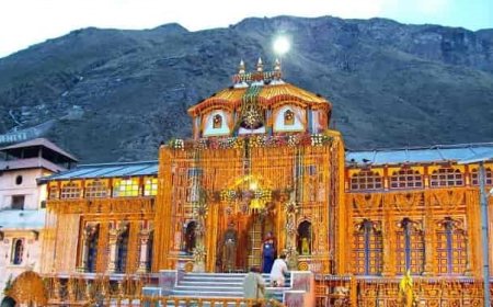 उत्तराखंड: 12,000 दीपों से जगमगाएगा बदरीनाथ धाम, माता लक्ष्मी को अर्पित होंगे 56 भोग