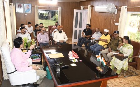 Nainital: जनता मिलन कार्यक्रम में कई समस्याओं का हुआ तत्काल निदान, आयुक्त ने दिए ये आदेश