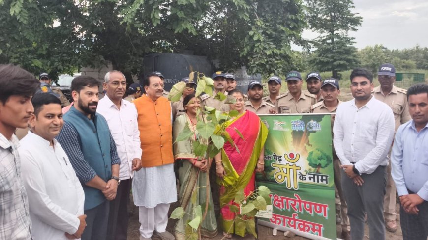 हल्द्वानी के गौला रेंज में वृक्षारोपण कार्यक्रम: स्वच्छता और हरित भारत का संकल्प