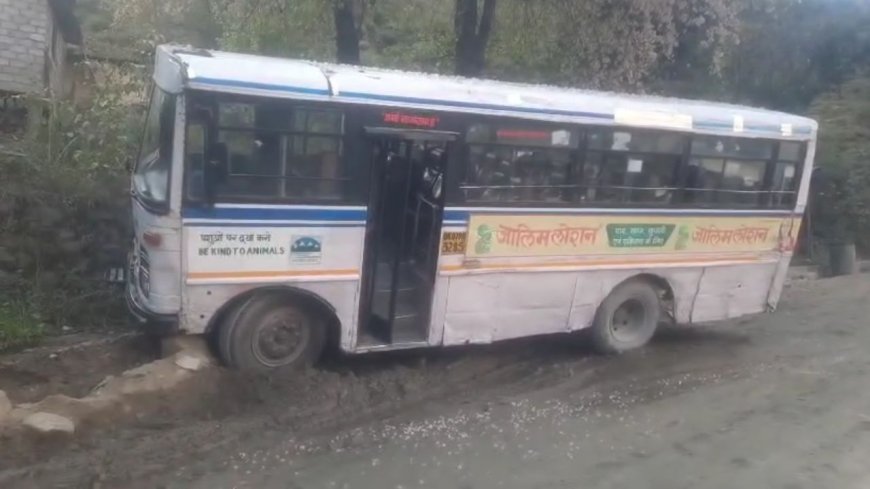 Chamoli: बद्रीनाथ राष्ट्रीय राजमार्ग पर उत्तराखंड रोडवेज बस का ब्रेक फेल, ऐसे बची सवारियों की जान