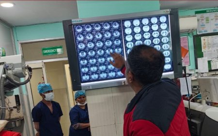 एक इंसान, दो रूप: पुलिस अफसर और डॉक्टर, लोग बोले- सच में भगवान का रूप, जानिए नैनीताल के इस अधिकारी के बारे में