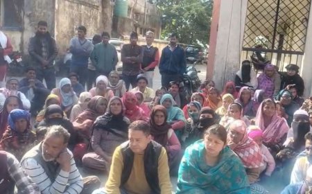 रामनगर में अतिक्रमण हटाने के बाद हाहाकार: बेघर परिवारों के पुनर्वास की मांग तेज, विधायक-SDM को सौंपा ज्ञापन