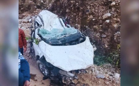 Chamoli Road Accident: देवाल के पास खाई में गिरी कार, दो महिलाओं समेत 3 की मौत