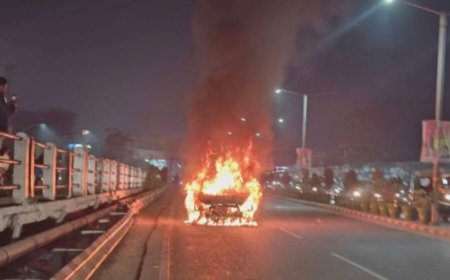 Uttarakhand: चलती कार बनी आग का गोला , इस हादसे में बाल- बाल बचे चार युवक