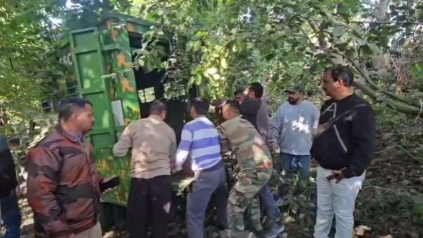 नैनीताल में पर्यटकों की लापरवाही से सांभर डियर की जान बचाने की घटना