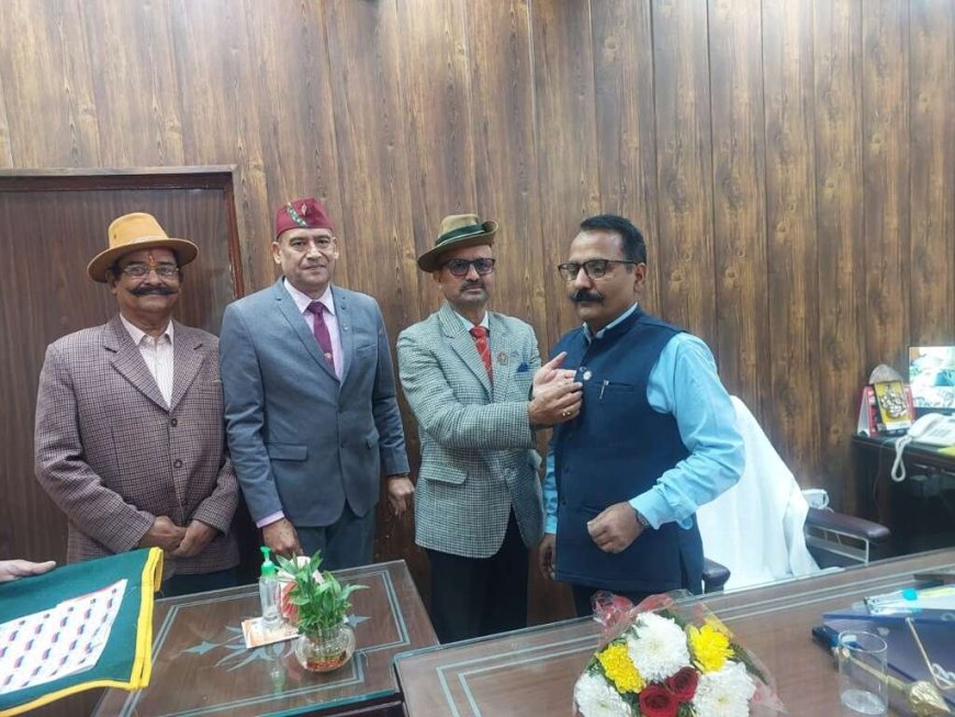 हल्द्वानी: Sashastra Sena Jhanda Divas पर जिलाधिकारी का ध्वजारोहण