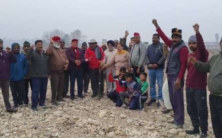 Dehradun: जाते साल को ऐसे किया विदा, वृक्षारोपण कर दिया ये संदेश