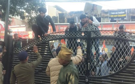 अंकिता भंडारी हत्याकांड: उत्तराखंड में कांग्रेस का हंगामा, प्रदर्शनकारियों पर लाठीचार्ज!