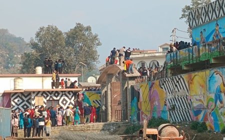 Rudraprayag: अगस्त्यमुनि में मुनि महाराज की डोली को लेकर हंगामा, स्थानीयों ने तोड़ा गेट