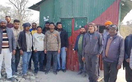 Ramngar News: कठिया पुल खनन गेट पर ट्रांसपोर्टरों का हंगामा, 10 टायरा वाहनों के विरोध में निकासी ठप, पढ़ें पूरा मामला