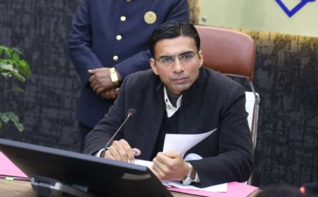 देहरादून: सीएम हेल्पलाइन मामलों में लापरवाही बर्दाश्त नहीं- डीएम