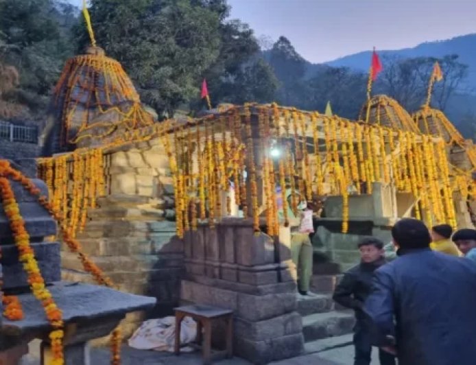 मकर संक्रांति पर खुले आदिबदरी मंदिर के कपाट, श्रद्धालुओं की उमड़ी भारी भीड़