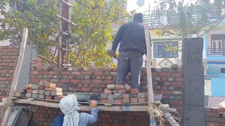 रामनगर में स्कूल निर्माण में क्या छुपा है? सभासद ने जेई और ठेकेदार पर लगाए गंभीर आरोप