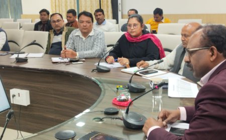 महराजगंज में डीएम सख्त: एक महीने में सिर्फ छह हजार कार्ड, सवालों के घेरे में सिस्टम