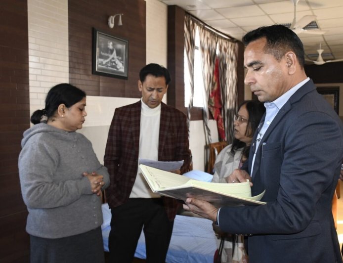 हल्द्वानी : निरीक्षण में मिली अनियमितताएं, कमिश्नर ने दिए नशा उन्मूलन केन्द्र का लाइसेंस निरस्त करने के निर्देश