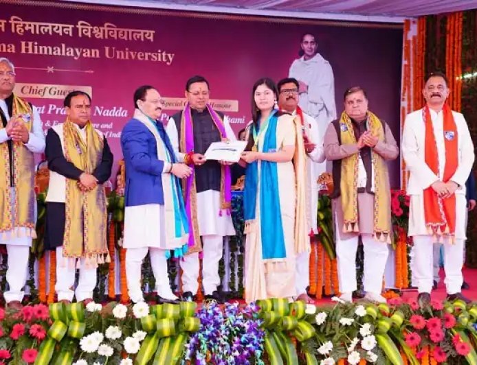 केंद्रीय मंत्री नड्डा स्वामी राम हिमालयन विश्वविद्यालय के दीक्षांत समारोह में शामिल