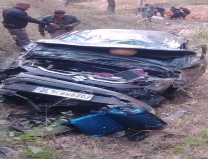 अल्मोड़ा में बारातियों की कार खाई में गिरी, 3 की मौत, जानिए कैसे हुई दुर्घटना…
