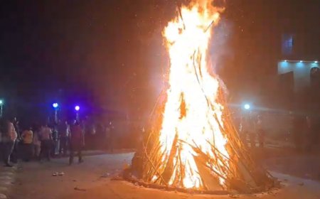 देहरादून विकासनगर में विधिपूर्वक होली दहन, क्षेत्रवासियों ने की पूजा-अर्चना; पढ़ें पूरी खबर