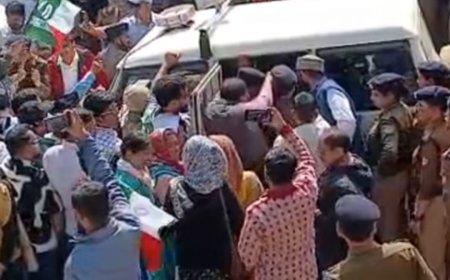 गैरसैंण में UKD का प्रदर्शन, बैरिकेडिंग तोड़ विधानसभा की ओर बढ़े कार्यकर्ता; पुलिस ने ऐसे खदेड़ा