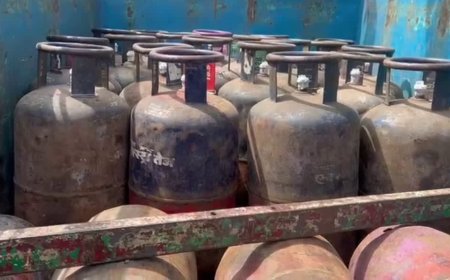 Nainital News: नैनीताल में पकड़ी गई पिकअप, सिलिंडर के रहस्य ने मचाई अफरा-तफरी