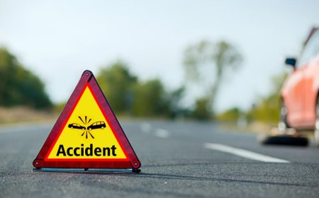 Road Accident: देहरादून में देर रात बड़ा हादसा, खाई में गिरी कार और फिर… पढ़ें पूरी खबर