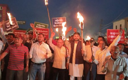 Uttarakhand News: नेशनल लॉ यूनिवर्सिटी का विरोध तेज, रानीपोखरी में मशाल जुलूस और सरकार पर सवाल; पढ़ें पूरी खबर