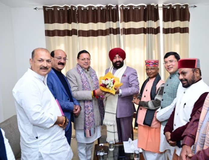 मुख्यमंत्री पुष्कर सिंह धामी ने भराड़ीसैंण में राज्यपाल से की शिष्टाचार भेंट