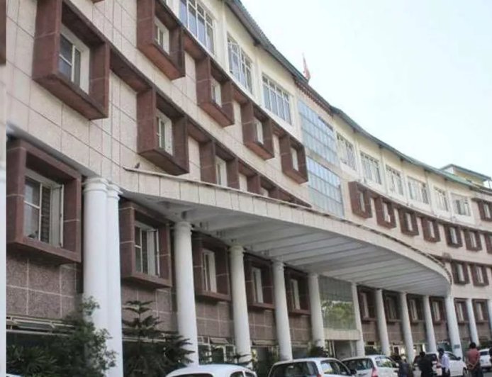 देहरादून : IFS अधिकारियों की छुट्टियों पर सख्ती, अब लंबी छुट्टी के लिए शासन की मंजूरी अनिवार्य