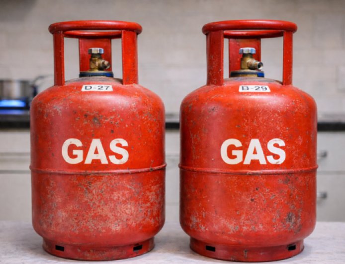 पश्चिम एशिया संकट का असर: घरेलू गैस सिलेंडर की बुकिंग अवधि 15 से बढ़ाकर 25 दिन, सरकार ने उठाए एहतियाती कदम