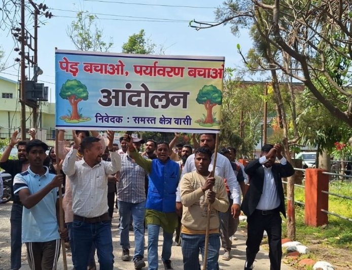 Video: नेशनल हाईवे निर्माण के विरोध में जनता सड़कों पर, प्रशासन को सौंपा ज्ञापन