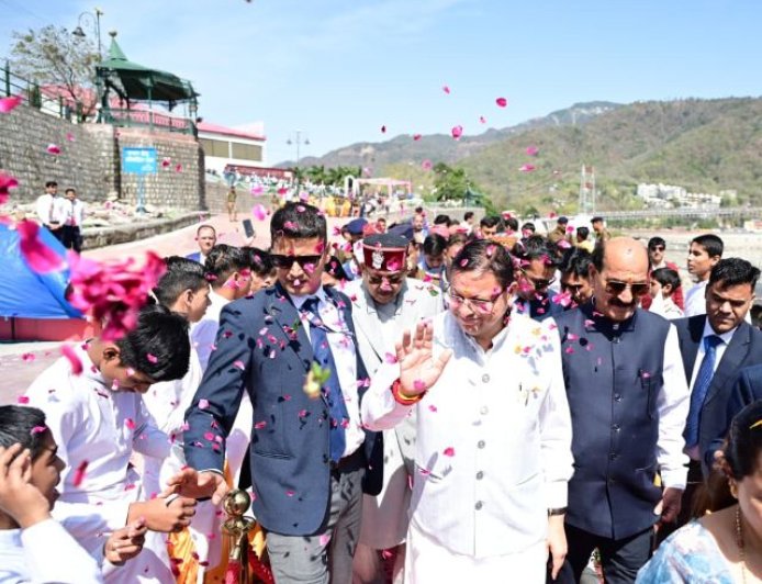 मुख्यमंत्री ने अन्तराष्ट्रीय योग महोत्सव का किया शुभारम्भ