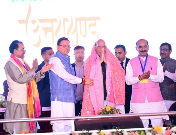 धामी बने ‘धुरंधर’, चार साल में उत्तराखंड विकास की मिसाल की पेश : रक्षा मंत्री राजनाथ सिंह