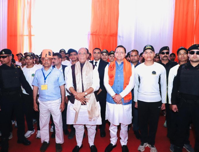 हल्द्वानी में गूंजा देशभक्ति का जज्बा, चयनित अग्निवीरों से मिले राजनाथ सिंह, रक्षा मंत्री ने कहा- देश को आप पर गर्व है