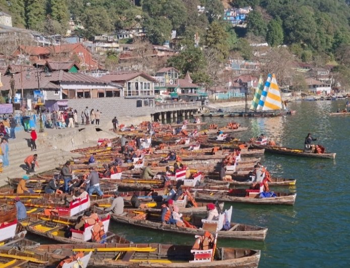 नैनीताल में ईद के बाद सैलाब, इन प्रमुख मार्गों पर लगा जाम; ट्रैफिक व्यवस्था चरमराई