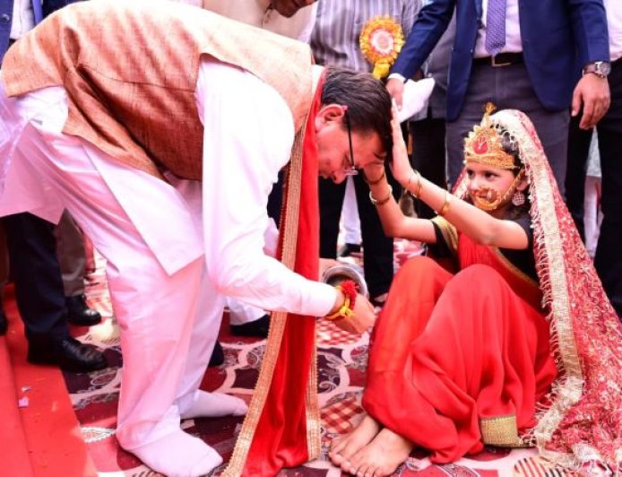 मुख्यमंत्री ने सामूहिक कन्या पूजन कार्यक्रम में किया प्रतिभाग