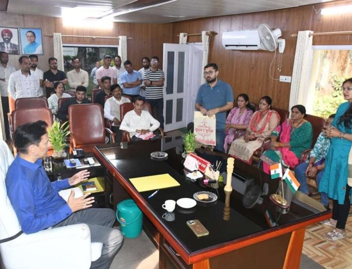 हल्द्वानी: जनसुनवाई में आयुक्त दीपक रावत सख्त, मौके पर निस्तारण—अतिक्रमण हटाने के निर्देश