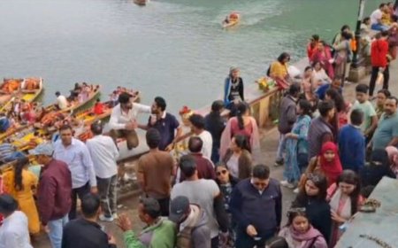 नैनीताल में वीकेंड पर ट्रैफिक का कहर! भीड़-भाड़ ने पर्यटकों को किया परेशान