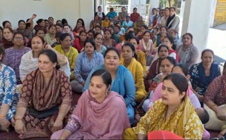 आंगनवाड़ी कार्यकत्रियों, सेविकाओं का धरना-प्रदर्शन तेज