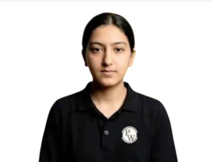 उत्तराखंड की साक्षी निजवाला ने आईआईटी जैम 2026 में हासिल की ऑल इंडिया रैंक-1, लिखा नया इतिहास