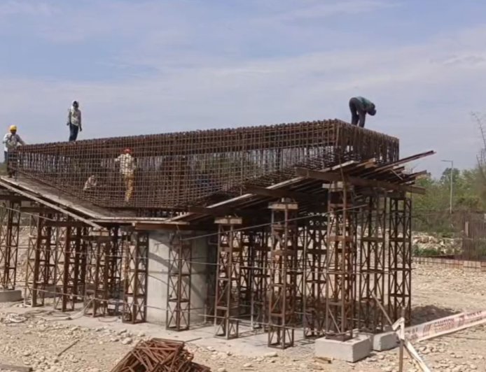 देहरादून में अधूरे पुल निर्माण को लेकर उठ रहे गंभीर सवाल, क्या है जिम्मेदारी?