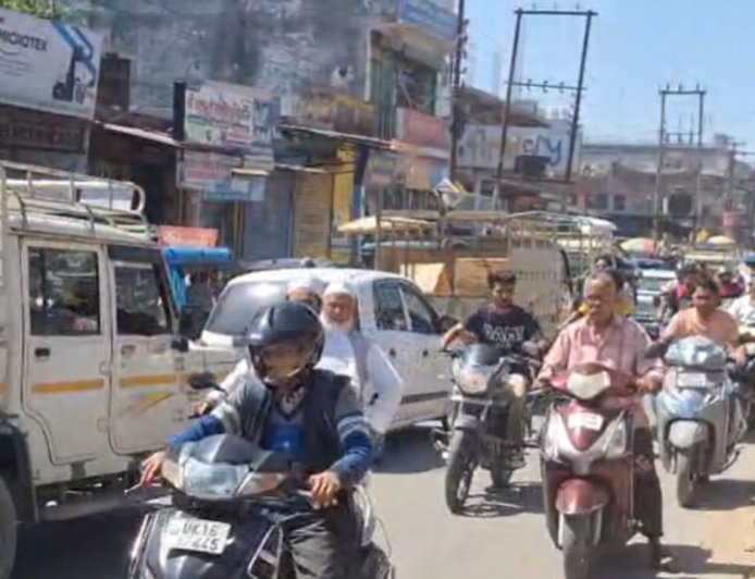 डेराडून: चारधाम यात्रा से पहले विकासनगर की सड़कों का हाल, प्रशासन की जिम्मेदारी पर उठे गंभीर सवाल